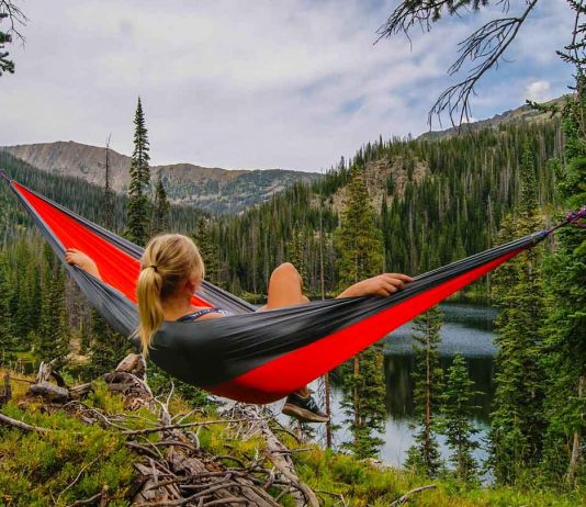 Tents-or-Hammocks-More-Suitable-to-Pick-While-Camping-on-americastrend