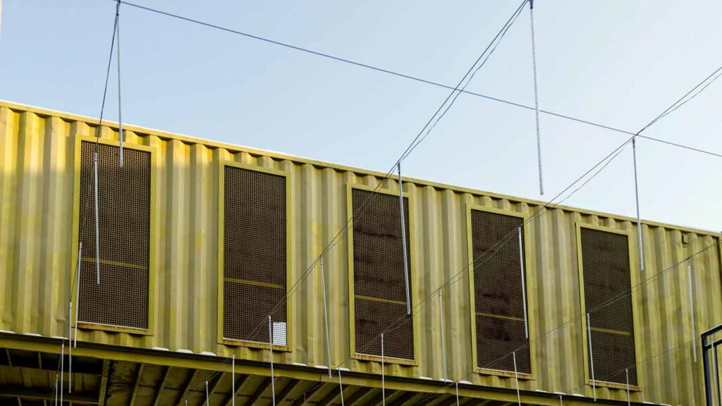 How To Transform A Portable Shipping Container Into A Stylish Portable Office on americastrend